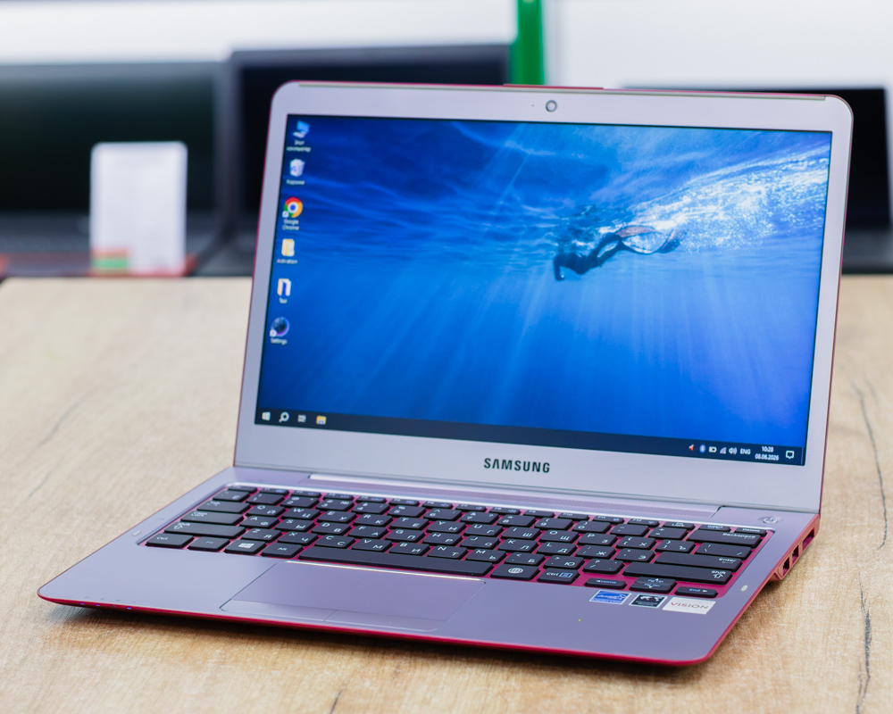 Ноутбук Samsung NP535U3C (HD/A4-4355M/4GB/HDD 500GB)