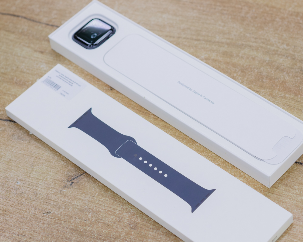 Умные часы Apple Watch SE 40 мм (алюминий серый космос/полуночный)