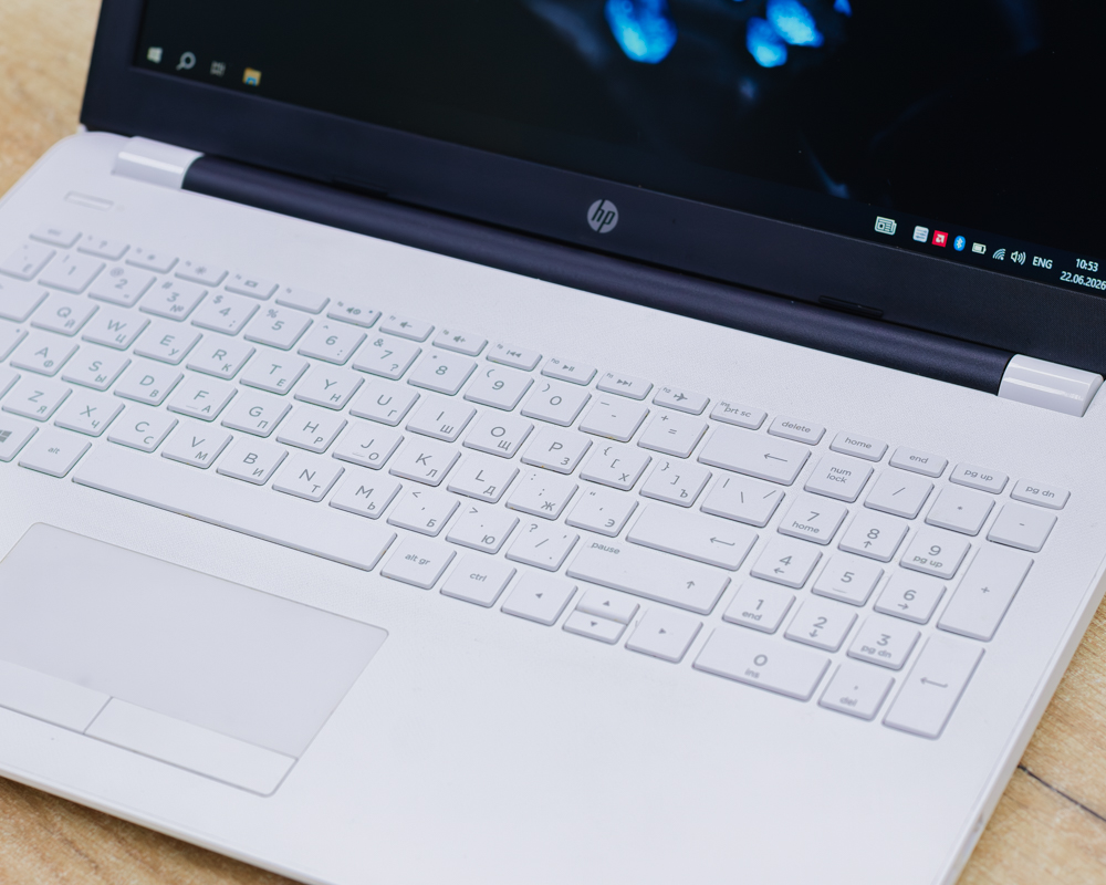 Ноутбук HP 15-bw (HD/E2-9000e/4GB/SSD 256GB)