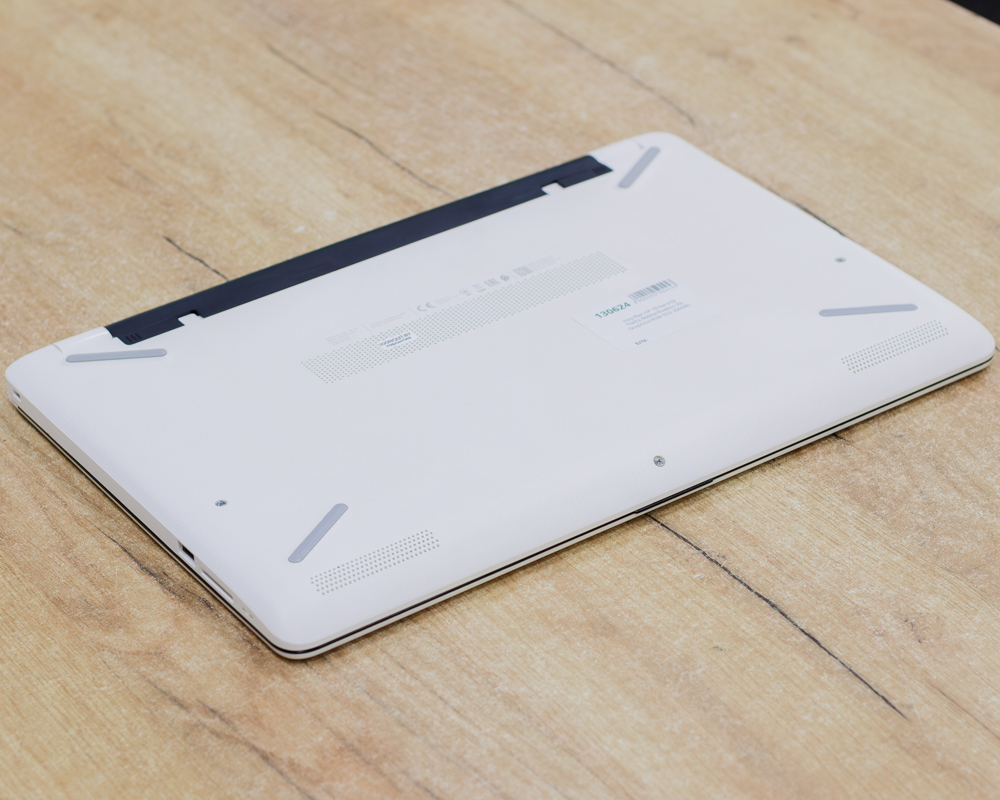 Ноутбук HP 15-bw (HD/E2-9000e/4GB/SSD 256GB)