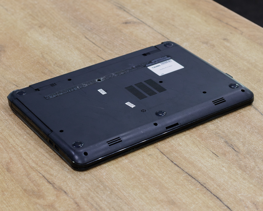 Ноутбук HP 15-r (HD/i3-4gen/8GB/SSD 120GB)