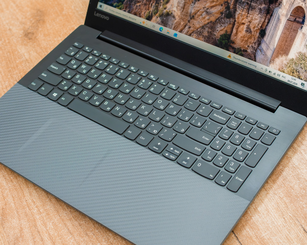 Ноутбук Lenovo IdeaPad 320-15IKB (HD/i5-7gen/GeForce 920MX 2GB/8GB/SSD 256GB)
