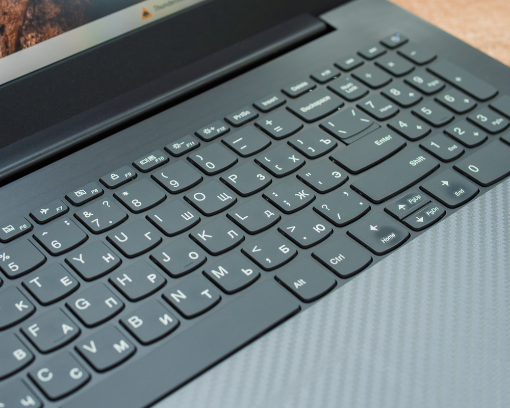 Ноутбук Lenovo IdeaPad 320-15IKB (HD/i5-7gen/GeForce 920MX 2GB/8GB/SSD 256GB)