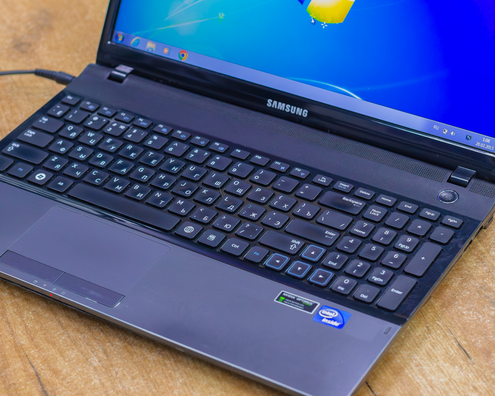 Ноутбук Samsung NP300E5C (HD/Pentium B960/4GB/HDD 320GB)