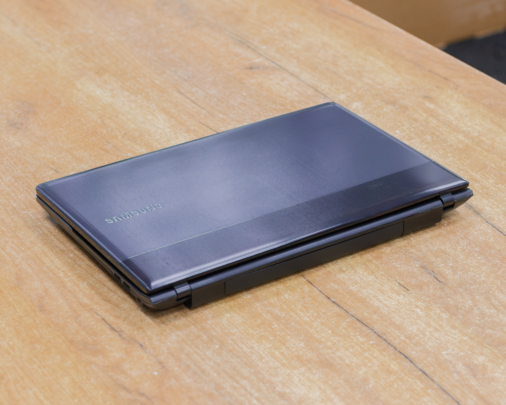 Ноутбук Samsung NP300E5C (HD/Pentium B960/4GB/HDD 320GB)
