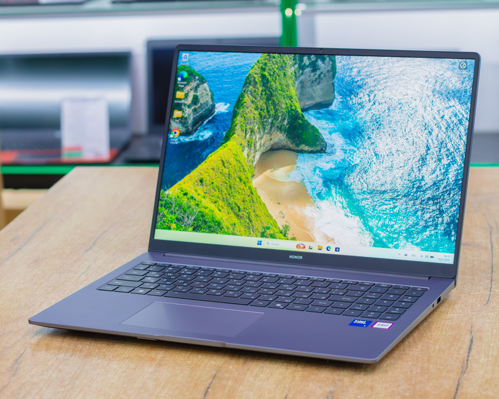 Ноутбук HONOR MagicBook X16 Plus 2025 BRB-X (FHD IPS/Core 5 220H/16GB/SSD 512GB)
