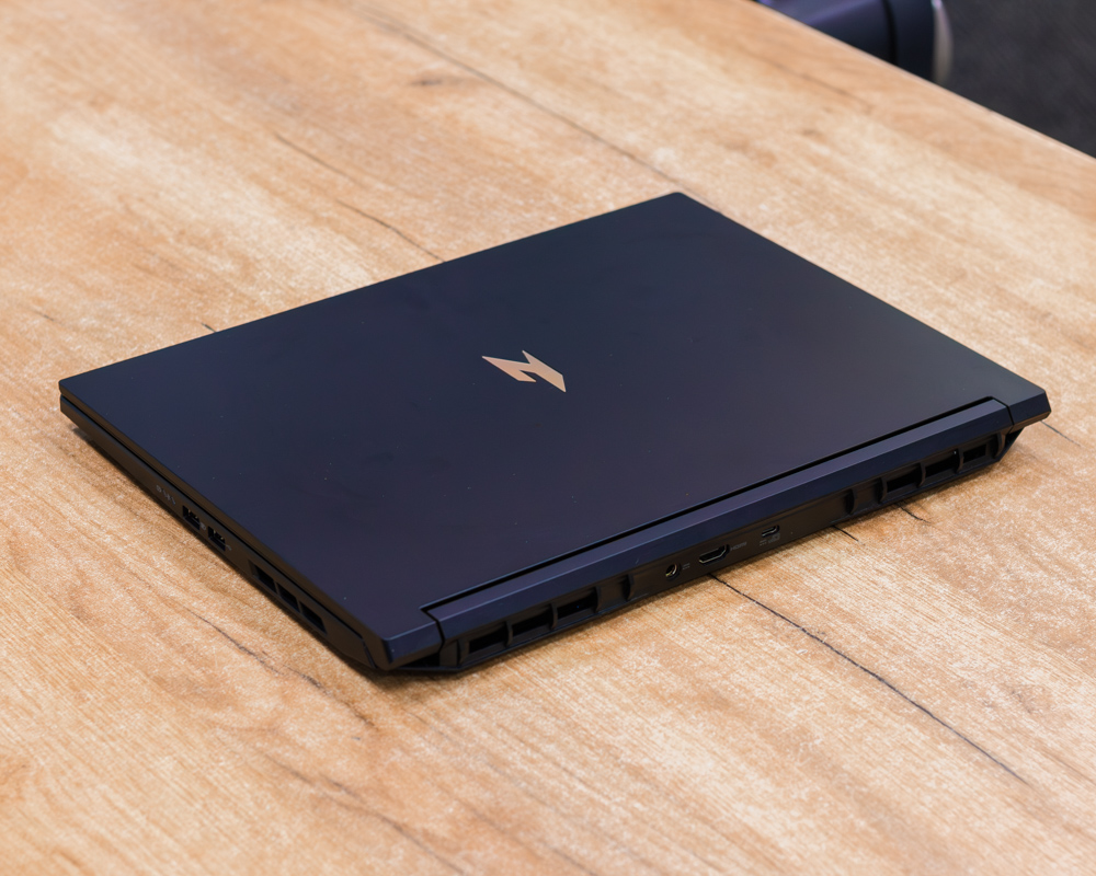 Игровой ноутбук Acer nitro V 15 AI (180Hz/Ryzen 5 240/RTX 5050 8GB/16GB/SSD 512GB)