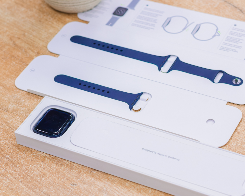 Умные часы Apple Watch Series 8 45 мм (полуночный/спортивные силиконовые ремешки S/M + M/L)