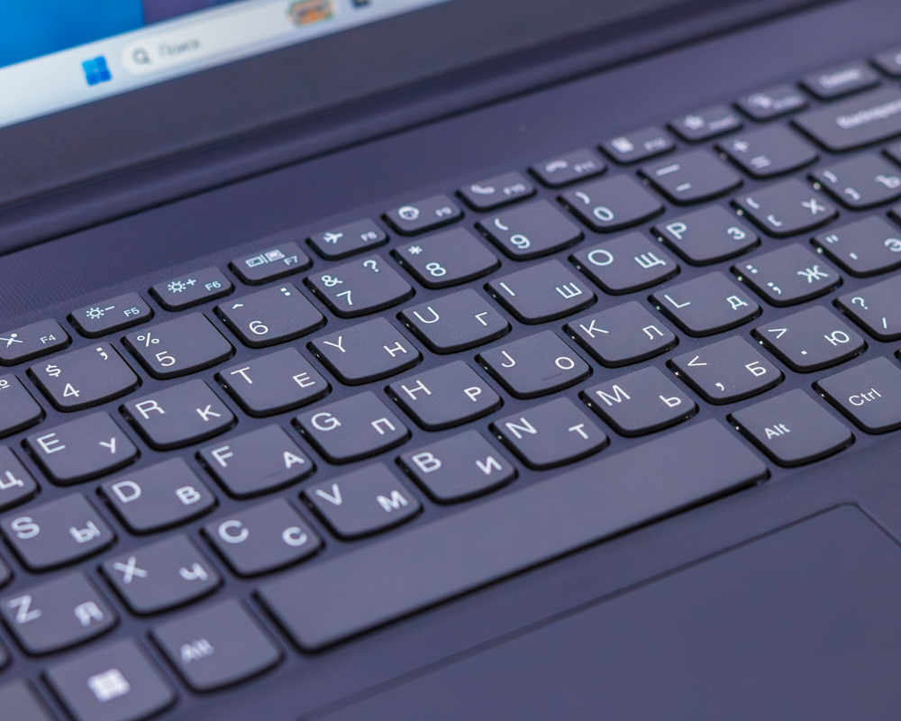 Ноутбук Lenovo V15 G4 IRU 83A1BBWHRK (FHD IPS/i5-13gen/16GB/SSD 512GB)