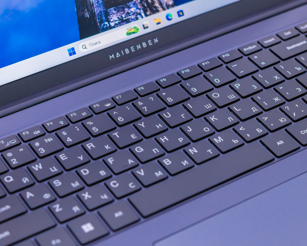 Ноутбук Maibenben Medio M675 (FHD IPS/Ryzen 5 7430U/16GB/SSD 256+256GB)