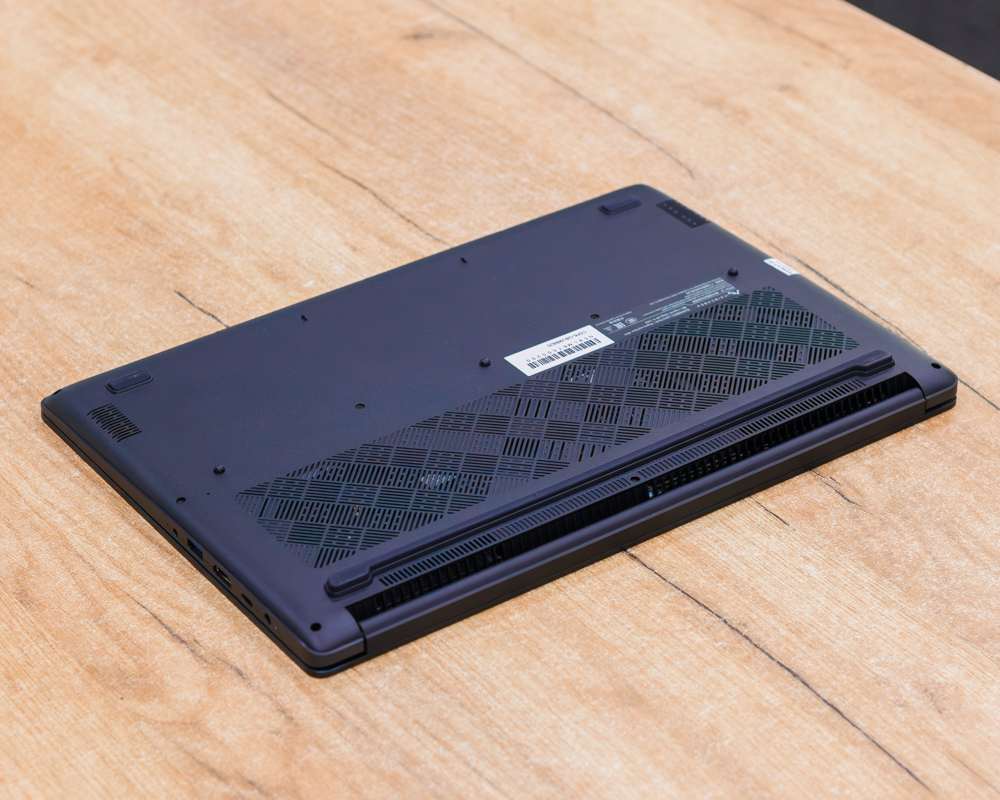 Ноутбук Maibenben Medio M675 (FHD IPS/Ryzen 5 7430U/16GB/SSD 256+256GB)