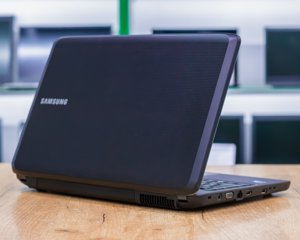 Ноутбук Samsung R528 (HD/Celeron T3300/4GB/HDD 500GB)