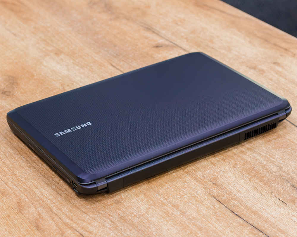 Ноутбук Samsung R528 (HD/Celeron T3300/4GB/HDD 500GB)