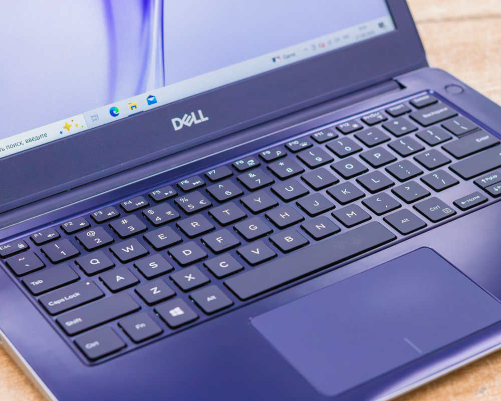 Ноутбук Dell Vostro 13 5370 (FHD IPS/i5-8gen/Radeon 530 2GB/8GB/SSD 256GB)