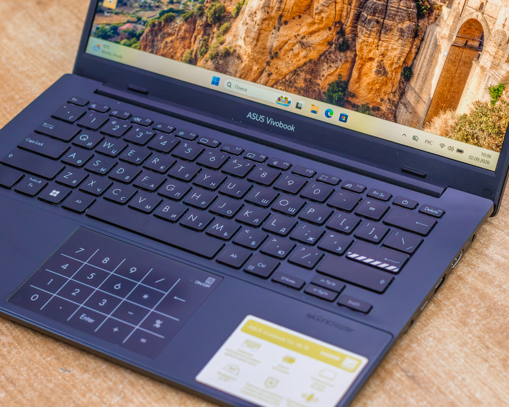 Ноутбук Asus Vivobook E1404FA (FHD IPS/Ryzen 5 7520U/8GB/SSD 512GB)