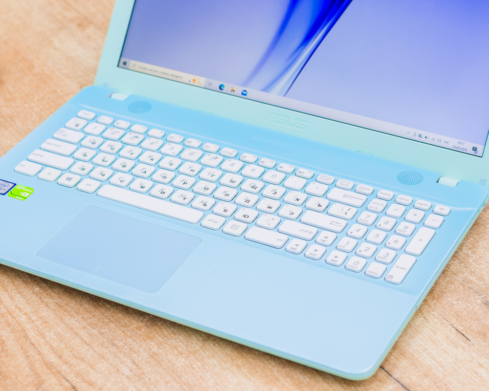 Ноутбук Asus R541UV (FHD/i3-6gen/GeForce 920MX 2GB/8GB/SSD+HDD 128+640GB)