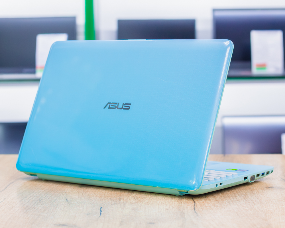 Ноутбук Asus R541UV (FHD/i3-6gen/GeForce 920MX 2GB/8GB/SSD+HDD 128+640GB)