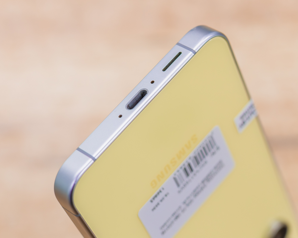 Samsung Galaxy S24 FE 8GB/256GB (жёлтый, отличное) SM-S721N