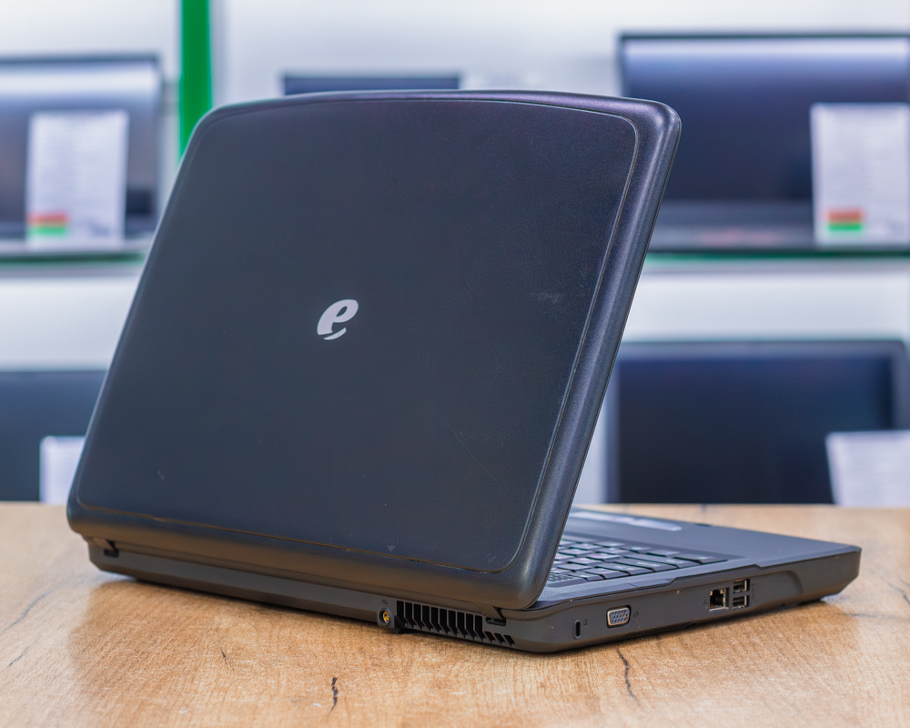 Ноутбук Acer eMachines E510 (HD/Pentium T3200/2GB/HDD 160GB)