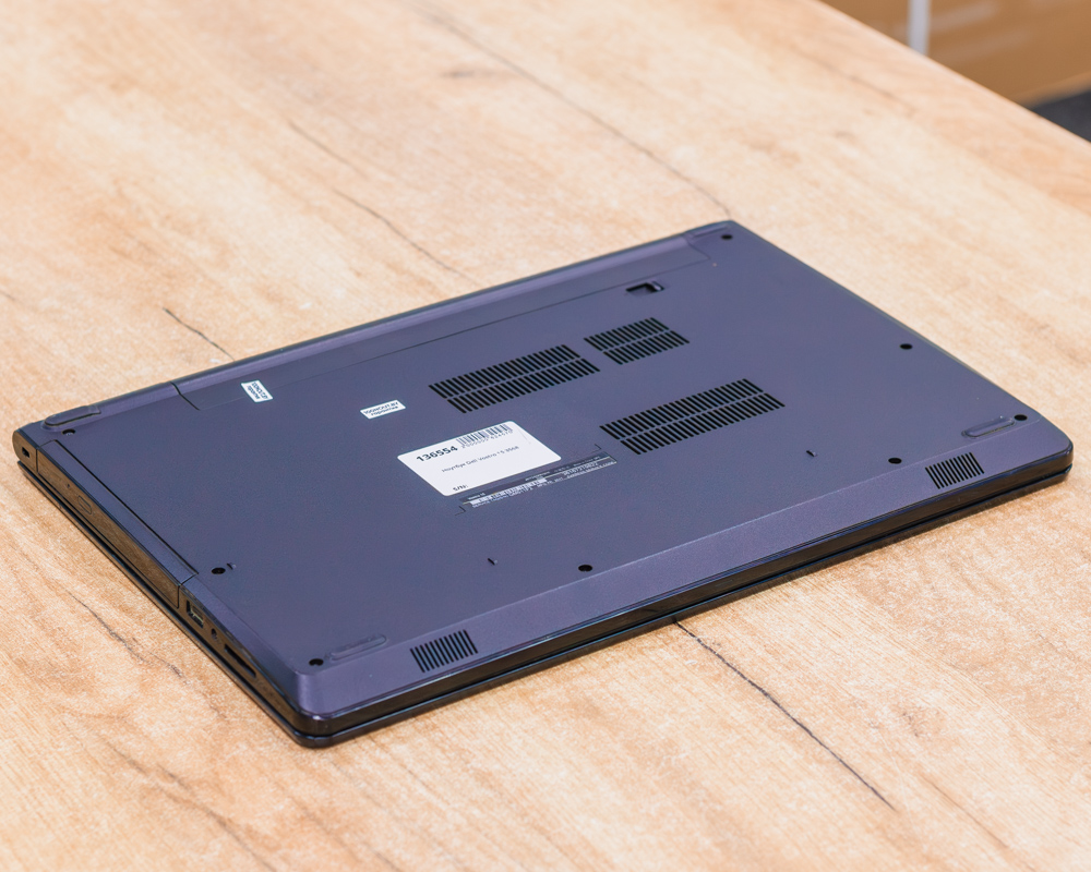 Ноутбук Dell Vostro 15 3568 (HD/i3-6gen/Radeon HD 8500M 2GB/8GB/HDD 1TB)