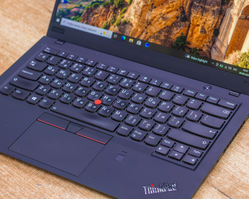 Ноутбук Lenovo ThinkPad X1 Carbon 6 Gen (FHD IPS/i7-8gen/16GB/SSD 512GB)