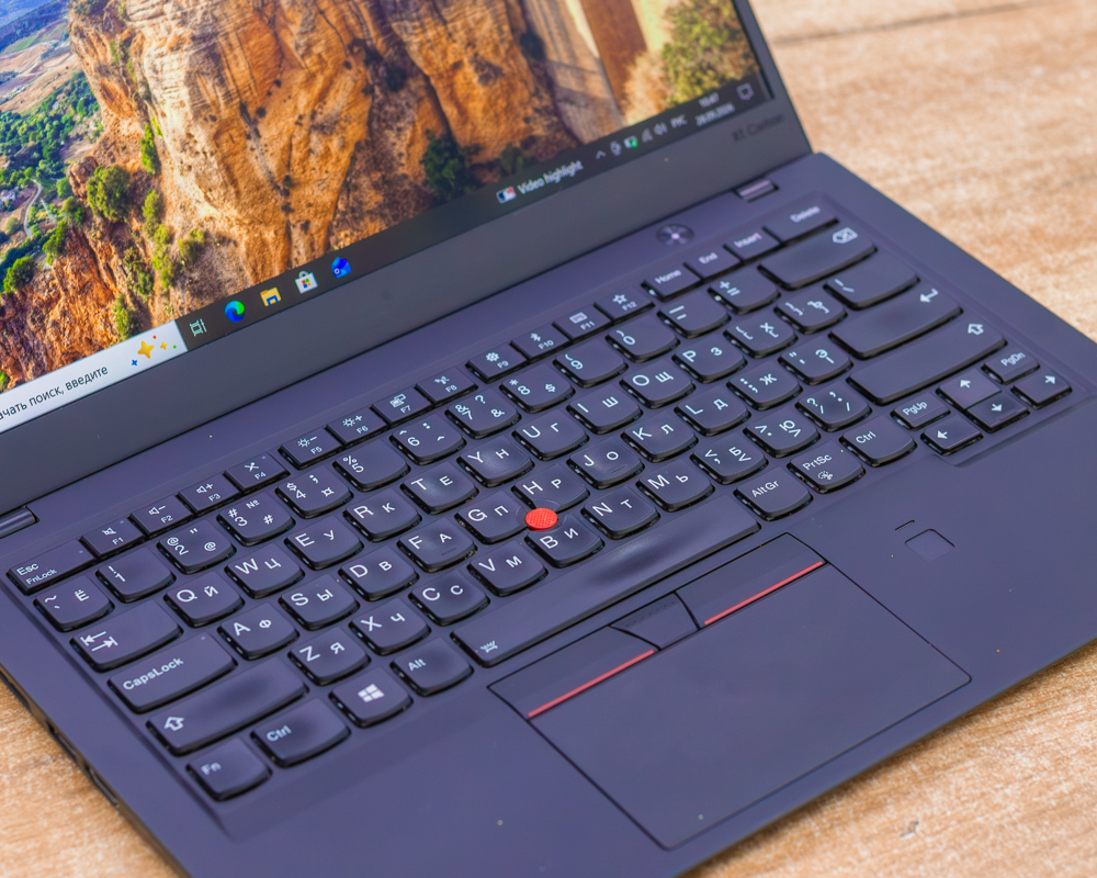 Ноутбук Lenovo ThinkPad X1 Carbon 6 Gen (FHD IPS/i7-8gen/16GB/SSD 512GB)