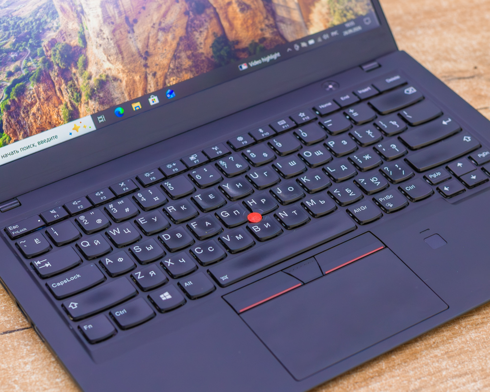 Ноутбук Lenovo ThinkPad X1 Carbon 6 Gen (FHD IPS/i7-8gen/16GB/SSD 512GB)