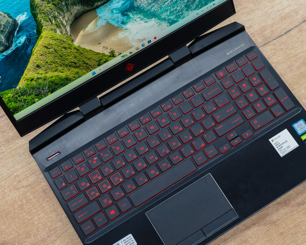 Игровой ноутбук HP OMEN 15-dc1 (FHD IPS/i5-9gen/GTX 1660 Ti 6GB/16GB/SSD 512GB)