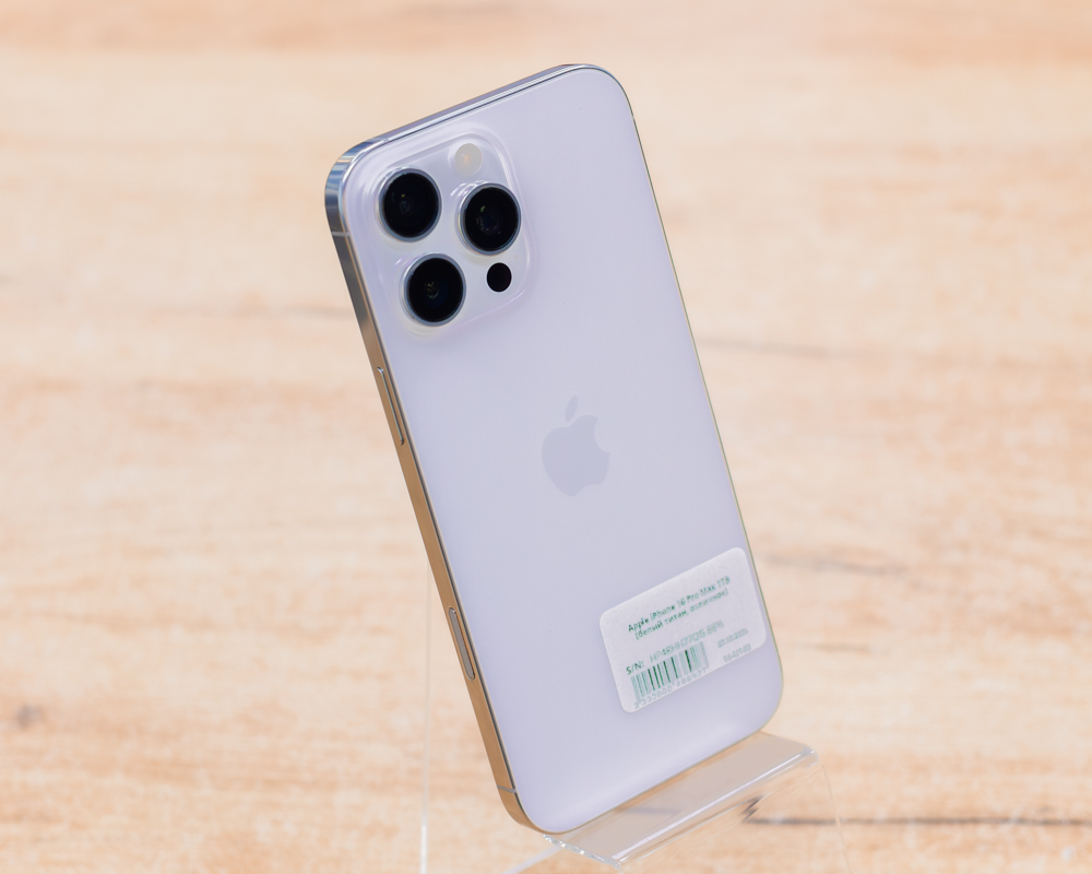 Apple iPhone 16 Pro Max 1TB (белый титан, отличное)