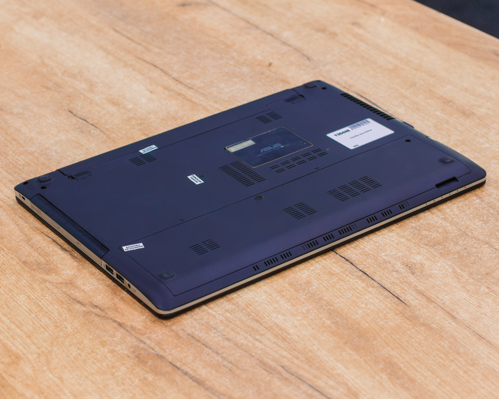 Ноутбук Asus K56CM (HD/Pentium 987/GeForce GT 635M 2GB/4GB/HDD 500GB)