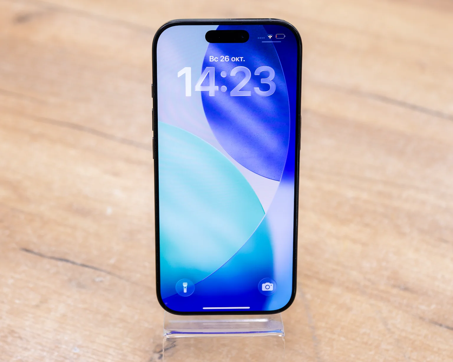 Apple iPhone 16 Pro 128GB (чёрный титан, отличное)